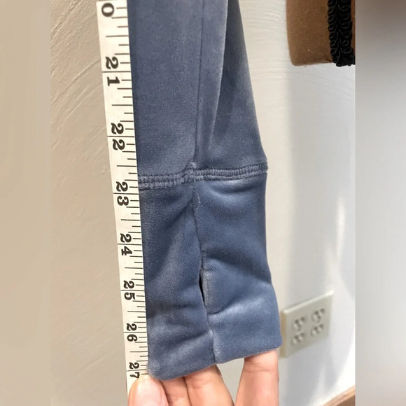 Offline by aerie cropped velour hooded top xs - Picture 7 of 9